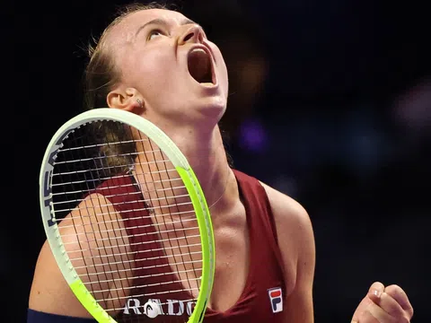 Krejcikova giành suất bán kết cuối cùng tại WTA Finals