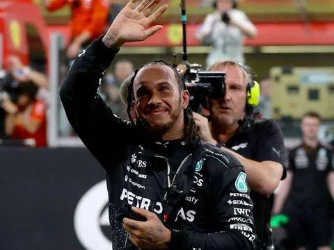 Lewis Hamilton chia tay Mercedes