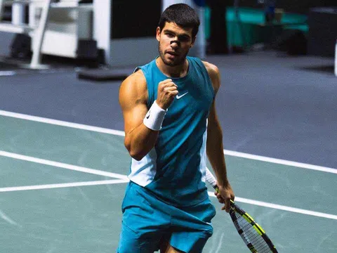 Alcaraz dễ dàng giành vé vào tứ kết Rotterdam Open