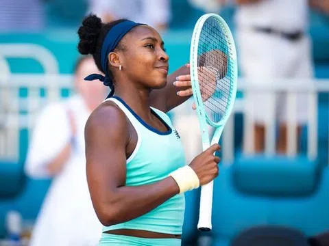 Miami Open 2025: Kenin thua trắng trước Gauff