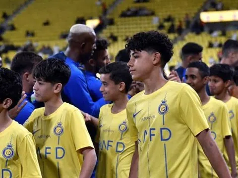 Ronaldo "con" lần đầu được triệu tập vào đội U15 Bồ Đào Nha