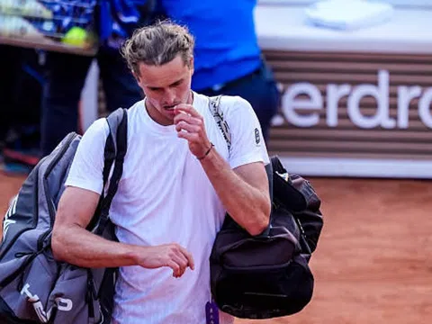 Zverev bất ngờ bị loại sớm ở Hamburg