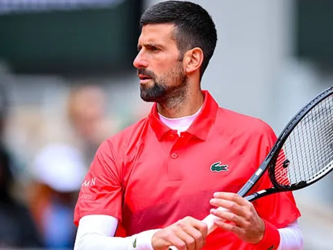 Djokovic mở màn thuận lợi tại Roland Garros