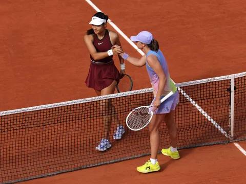 Roland Garros 2025: Raducanu không thể cản bước Swiatek