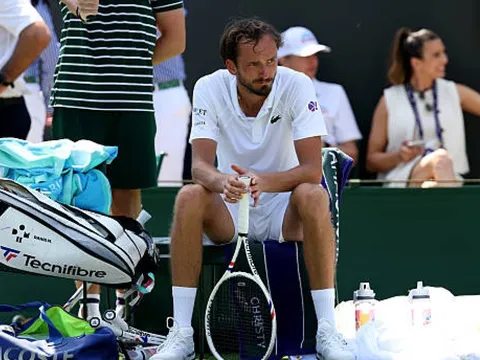 Medvedev thua ngay vòng 1 Wimbledon