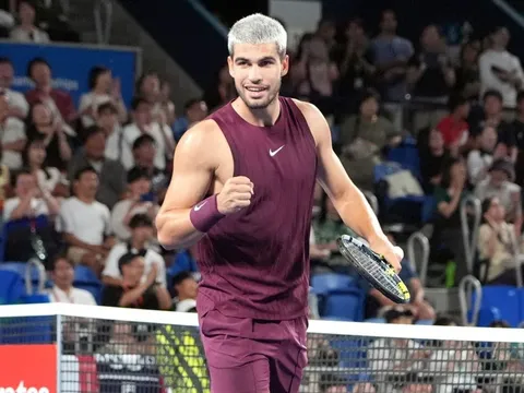 Carlos Alcaraz thẳng tiến vào bán kết Japan Open 2025