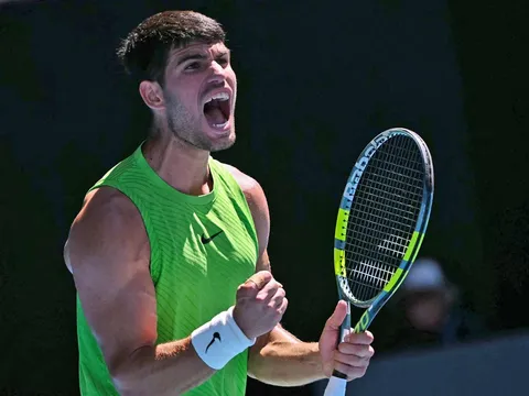 Alcaraz "toát mồ hôi" trước Hanfmann