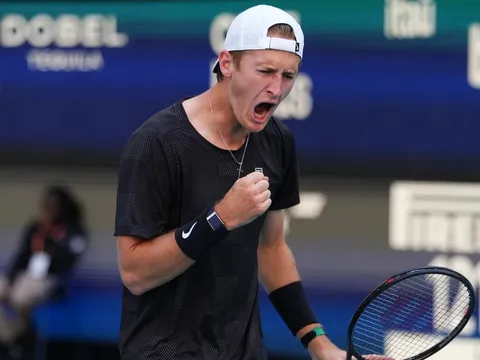 Korda loại Alcaraz khỏi Miami Open 2026