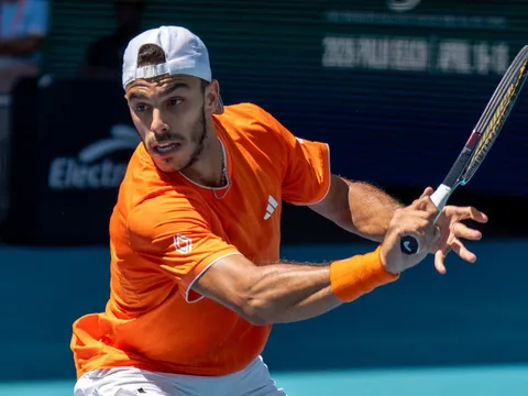 Cerundolo "gieo sầu" cho Medvedev