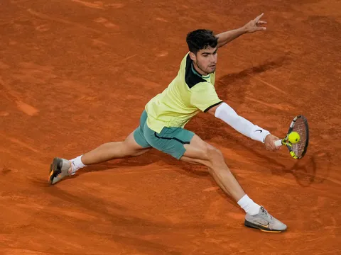 Chấn thương cổ tay, Alcaraz rút khỏi giải Barcelona Open