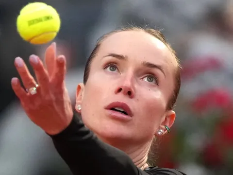 Svitolina lội ngược dòng ngoạn mục vào bán kết Italia mở rộng