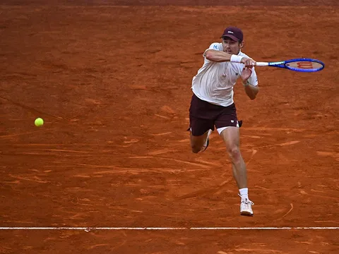 De Minaur gặp Tommy Paul ở bán kết Hamburg Open