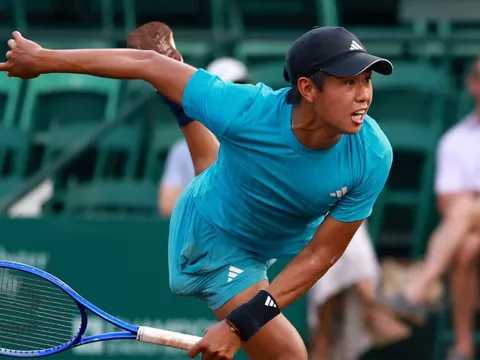 Learner Tien lần đầu lọt vào bán kết một giải đấu ATP Tour trên mặt sân đất nện