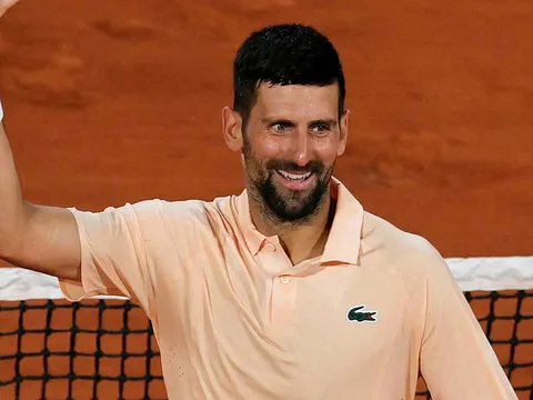 Djokovic lội ngược dòng thắng sức trẻ của Mpetshi Perricard