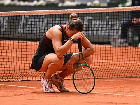 Roland Garros 2026: Sabalenka sụp đổ trước Shnaider
