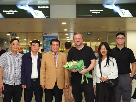 Chủ tịch Ủy ban Paralympic Quốc tế đến Việt Nam