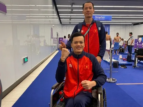 "Kình ngư" Lê Tiến Đạt vượt khó để thành công