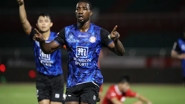 Vòng 4 V.League > TP.HCM 2-0 Thể Công Viettel: Niềm vui của huấn luyện viên Phùng Thanh Phương