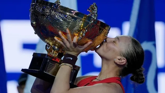 Anisimova đăng quang China Open 2025