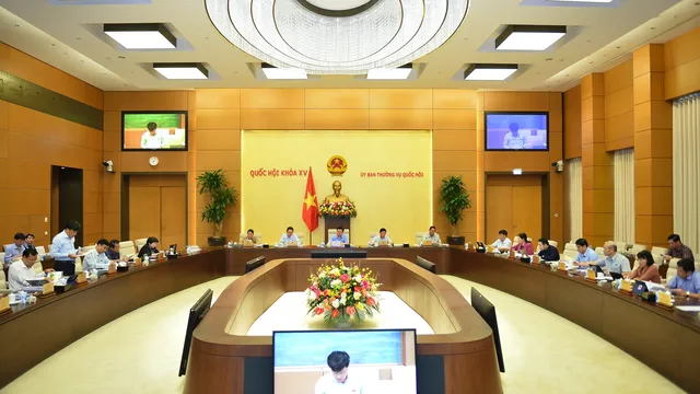 Giám sát cần tập trung vào việc thể chế hóa các chủ trương của Đảng thành pháp luật của Nhà nước về phát triển năng lượng