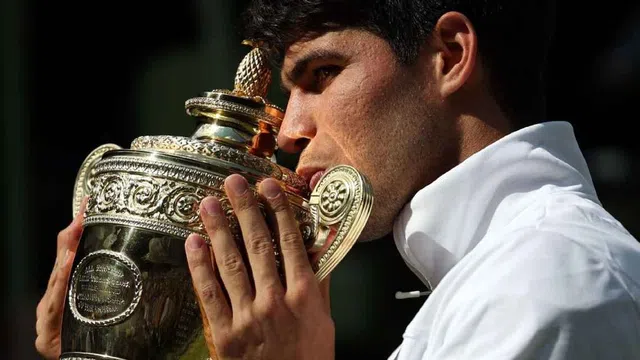 Alcaraz bảo vệ thành công danh hiệu Wimbledon
