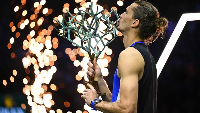 Thắng áp đảo Humbert, Zverev vô địch Paris Masters