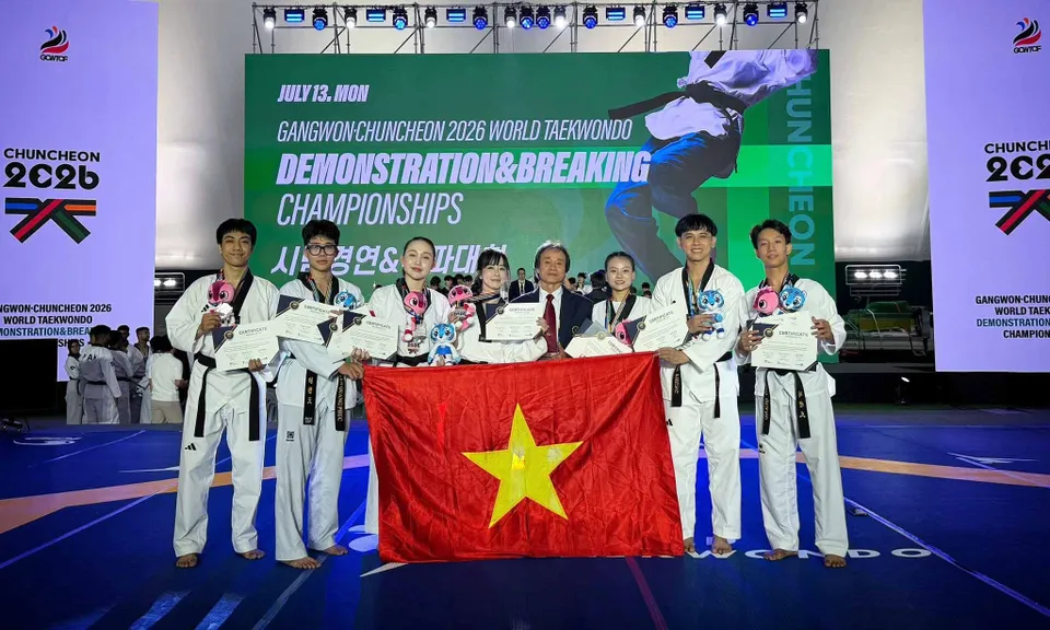 Giải vô địch Taekwondo biểu diễn và công phá thế giới 2026: Châu Tuyết Vân cùng đồng đội giành huy chương bạc