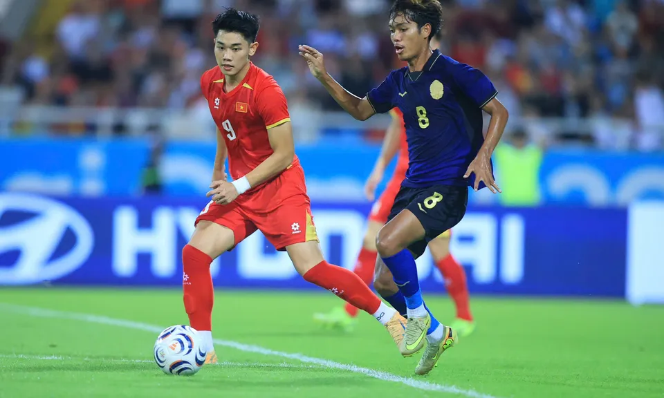 ASEAN Cup 2026: Đình Bắc lập cú đúp, đội tuyển Việt Nam hạ Campuchia để chiếm ngôi đầu bảng A