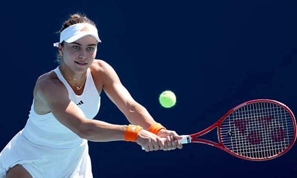 Tài năng trẻ 18 tuổi đánh bại Sofia Kenin tại Charleston Open 2026